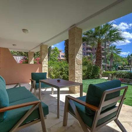 Aphrodite Gardens - Pool View Garden Appartement *