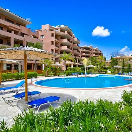 Aphrodite Gardens - Pool View Garden Appartement *