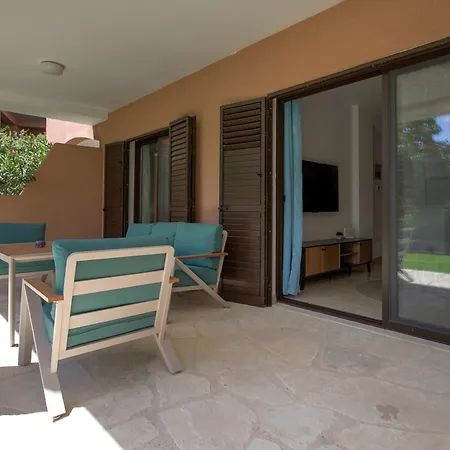 Aphrodite Gardens - Pool View Garden Appartement Paphos
