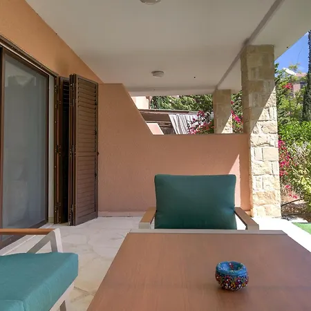 Aphrodite Gardens - Pool View Garden Appartement